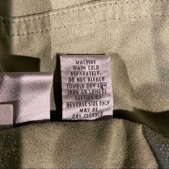 Chico’s Soft Moss Green Button Blouse 1 M - Picture 8 of 10
